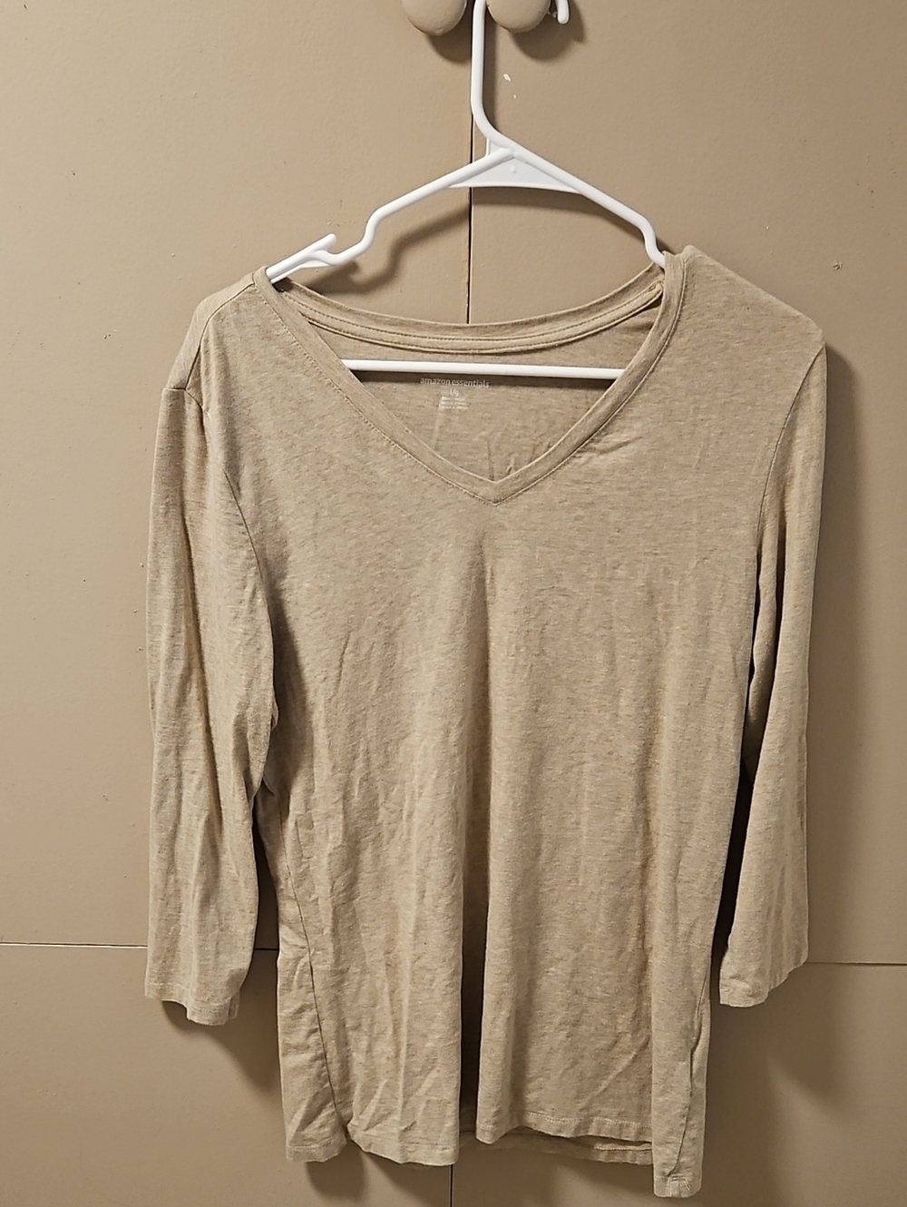 Amazon Essentials Light Beige V-Neck Long Sleeve Tee